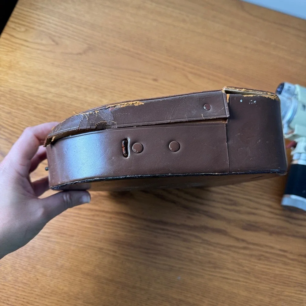 Vintage Minolta Zoom 8‎ Millimeter Movie Camera Used Leather Case Untested